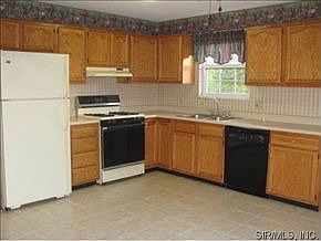 3rd image of 1033 Robert Dr
