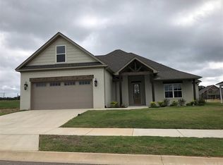 6200 Lewiston Dr, Bryant, AR 72022