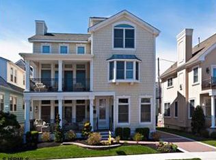 104 S Kenyon Ave, Margate, NJ 08402