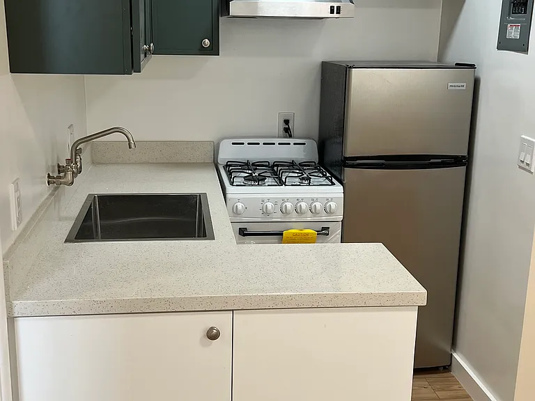 1711 W Alameda Ave #C — Photo 6