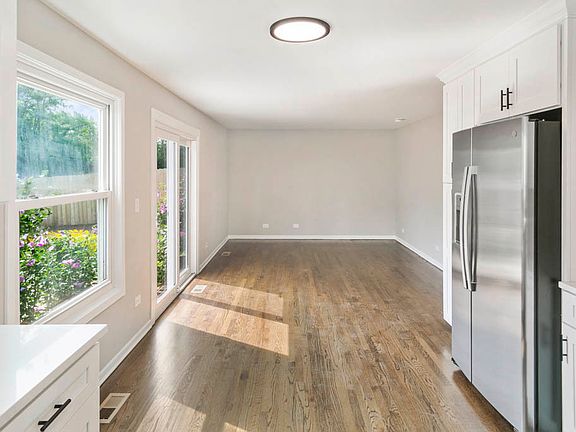 3rd image of 523 Aspen Dr