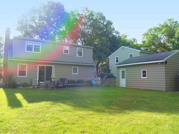 3rd image of 2345 Rosewood Ave SE