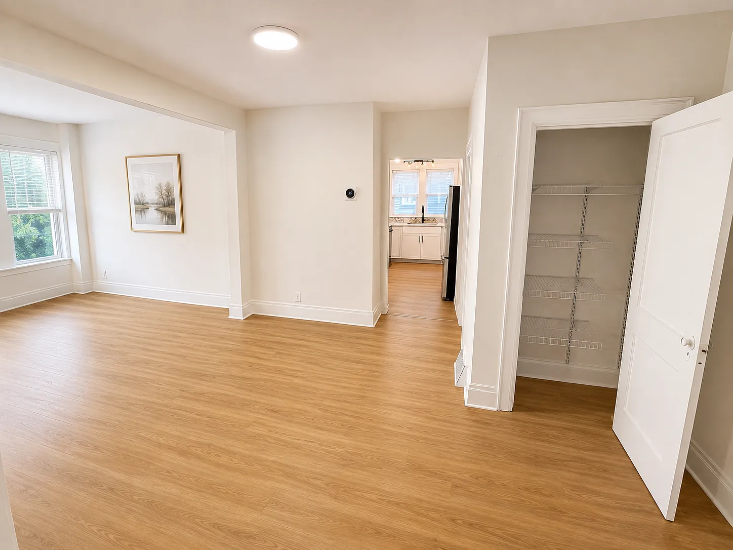 3 bed, 1100 sqft, $1,695 — Photo 2
