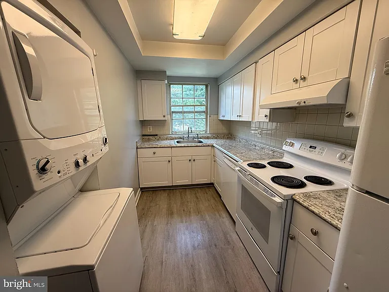 2910 Willston Pl #202 — Photo 4