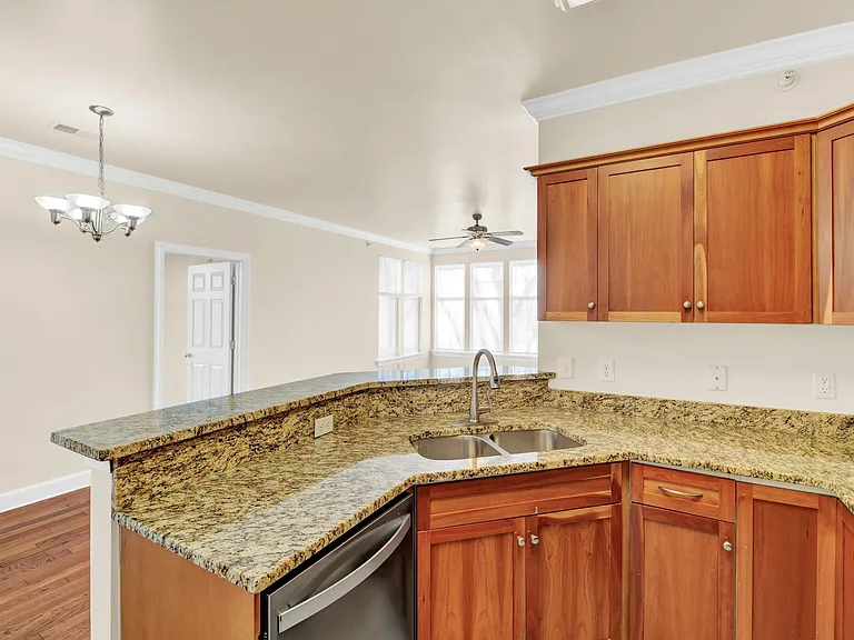 1312 Silverbell Ct — Photo 6