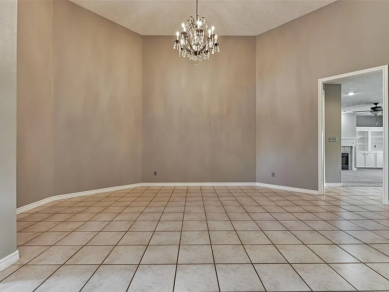 13707 Fountainview Dr — Photo 11
