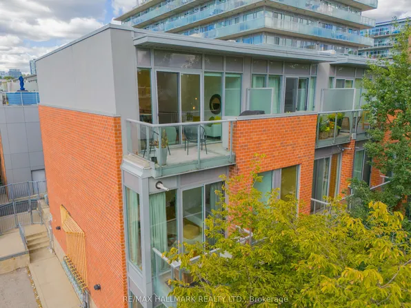 34 Boston Ave #3, Toronto, ON M4M 2T9