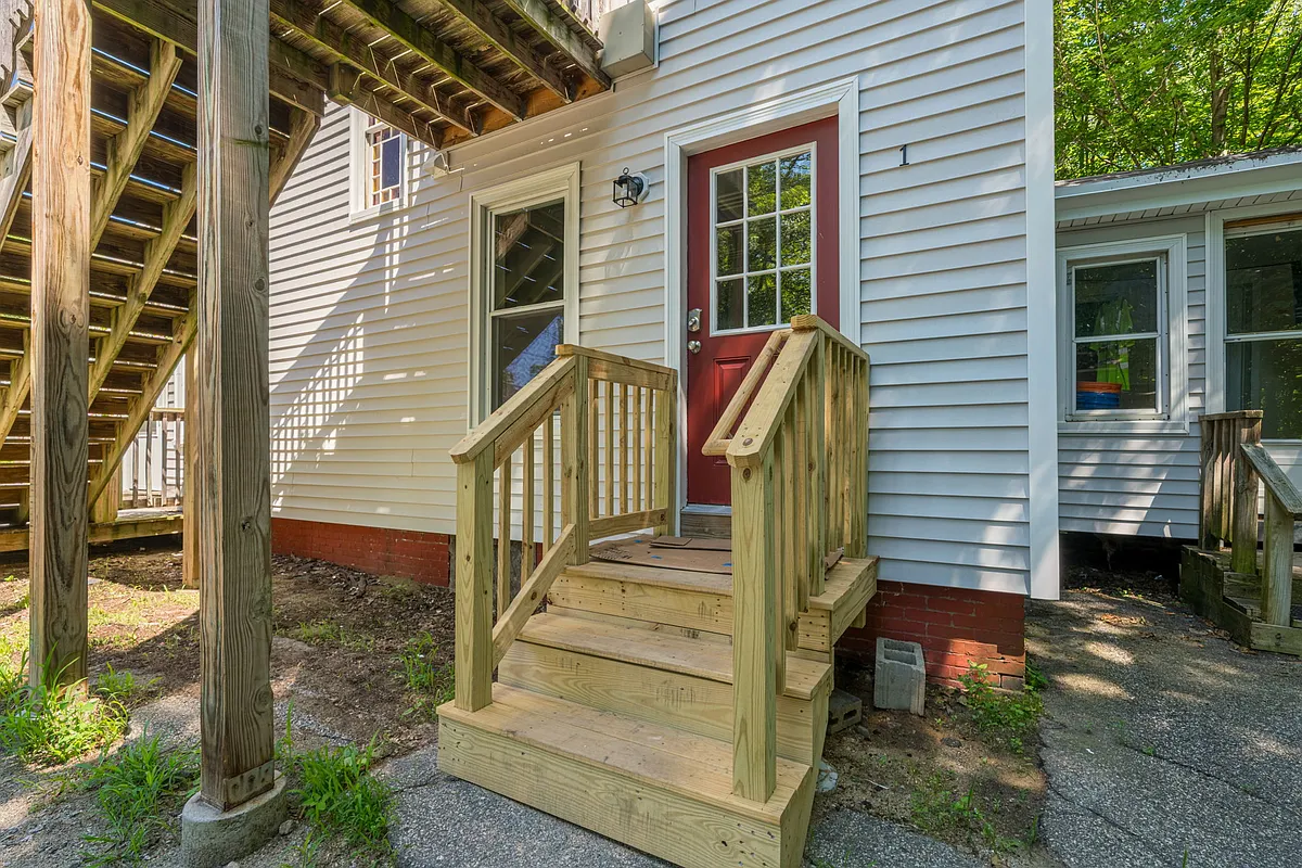 Building Photo - 106 N Main St #1