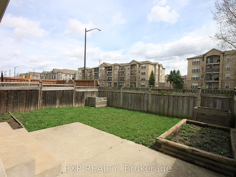 1318 Mowat Ln — Photo 19