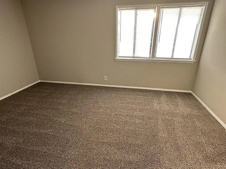1057 Harold Dr #1 — Photo 8