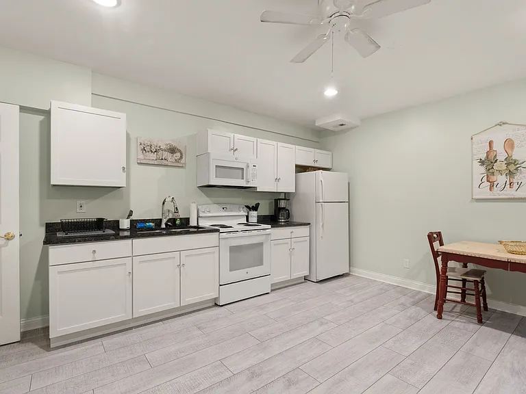 Mallet Hill Dr — Photo 23