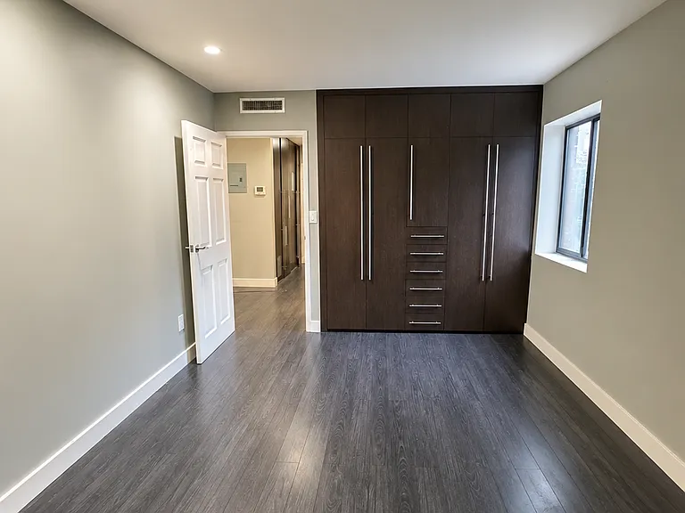 2830 E 27th St #2 — Photo 4