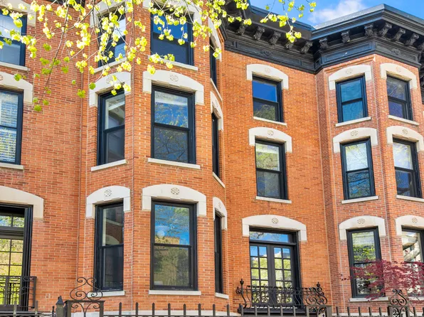 311 W Wisconsin St, Chicago, IL 60614