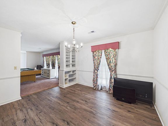 4th image of 33 Byrd Ave