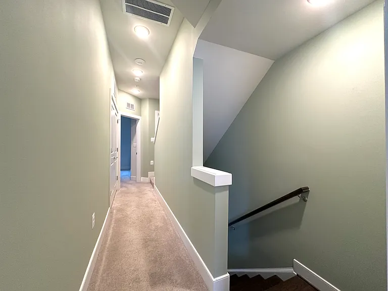 1009 Rockwell Ave — Photo 24
