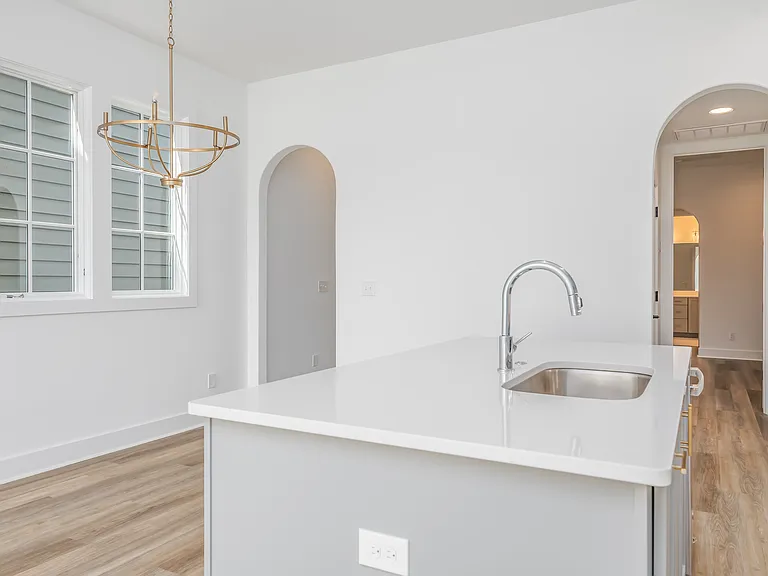 4616 Broadwick St — Photo 10