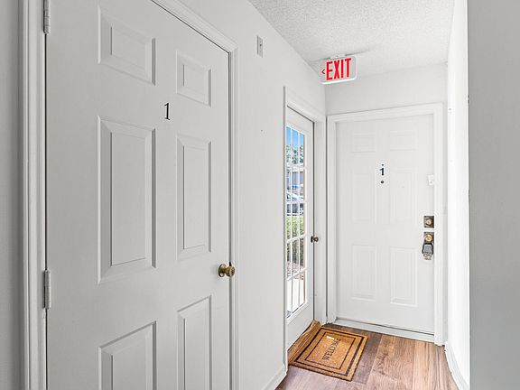 4th image of 4206 Pinehurst Circle #E-1