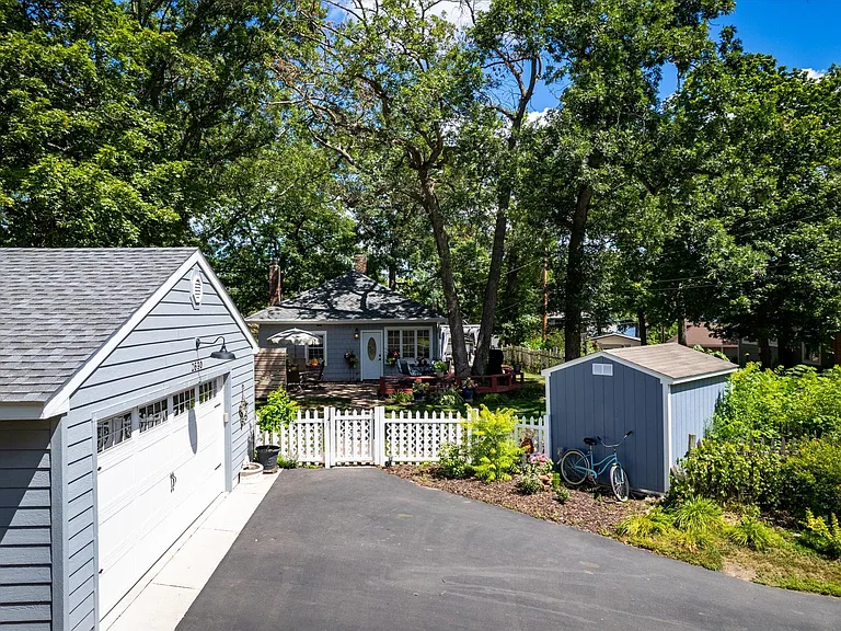 2630 S Shore Blvd — Photo 24