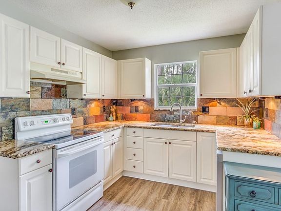5th image of 2814 Crittendon St