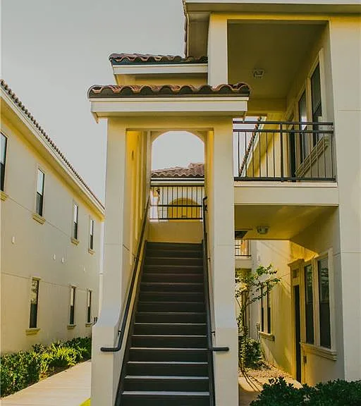 810 S Taylor Rd — Photo 1