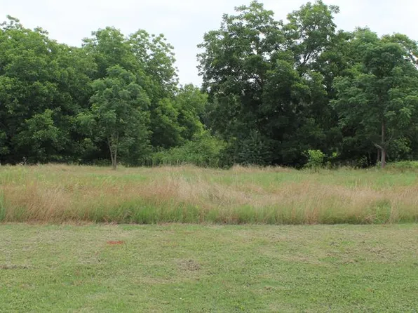 214 Wentworth Ln, Albany, GA 31721