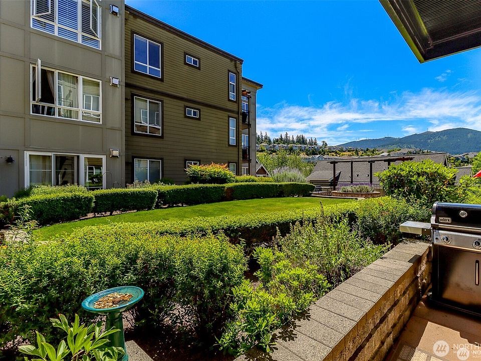 1st image of 1840 25th Avenue NE #204
