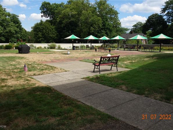 255 N Portage Path APT 208, Akron, OH 44303