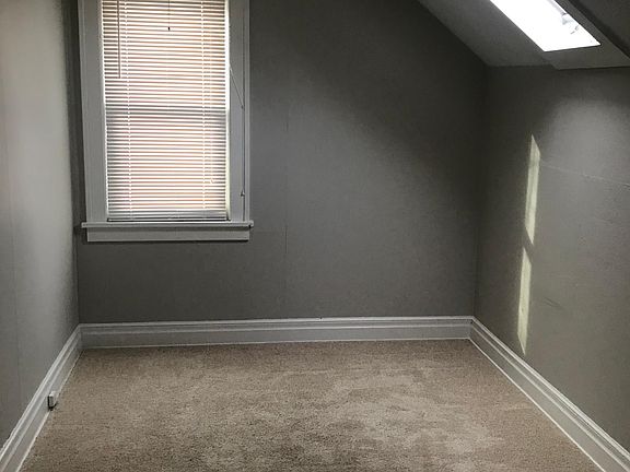 3rd image of 907 Smith Ave S #2
