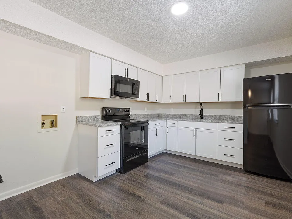 3415 Elm Hill Pike