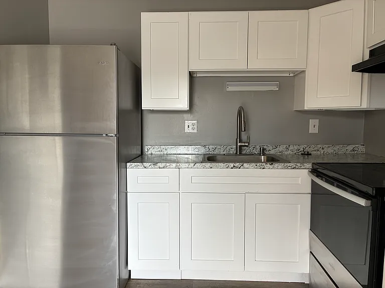 301 Main St #402 — Photo 3