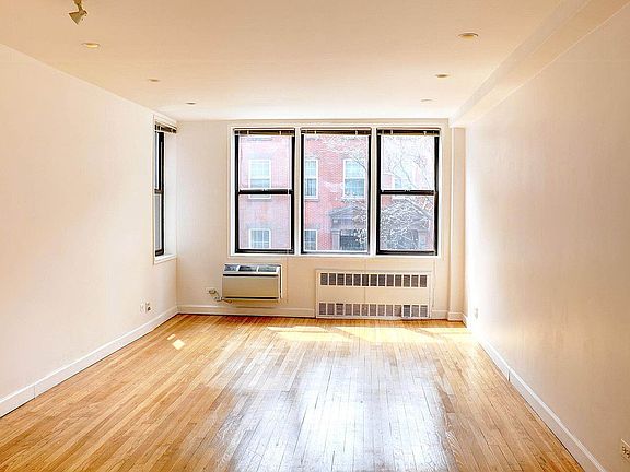 5th image of 211 E 18th St APT 2P