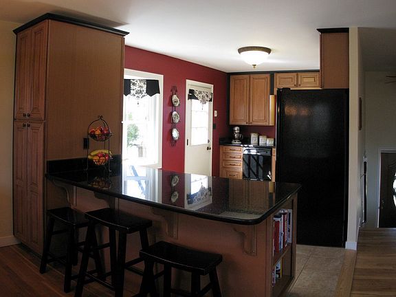 Beautiful remodeled kitchen with all granite counters..