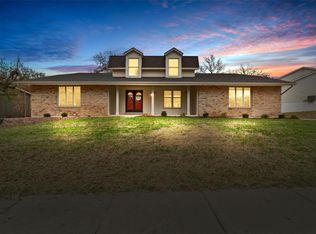 1776 Golden Lake Ct, Chesterfield, MO 63017