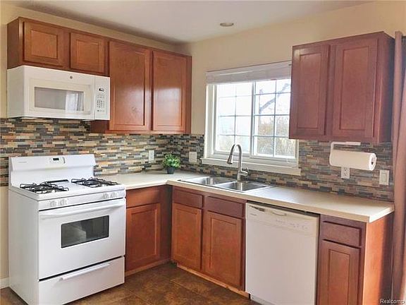4th image of 44633 Fair Oaks Dr