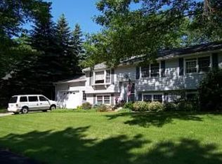 11 Wakefield Dr, Nashua, NH 03062