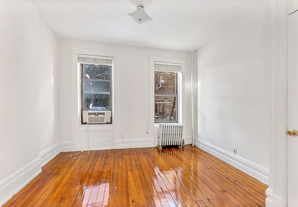 1st image of 226 W 4th St APT 11