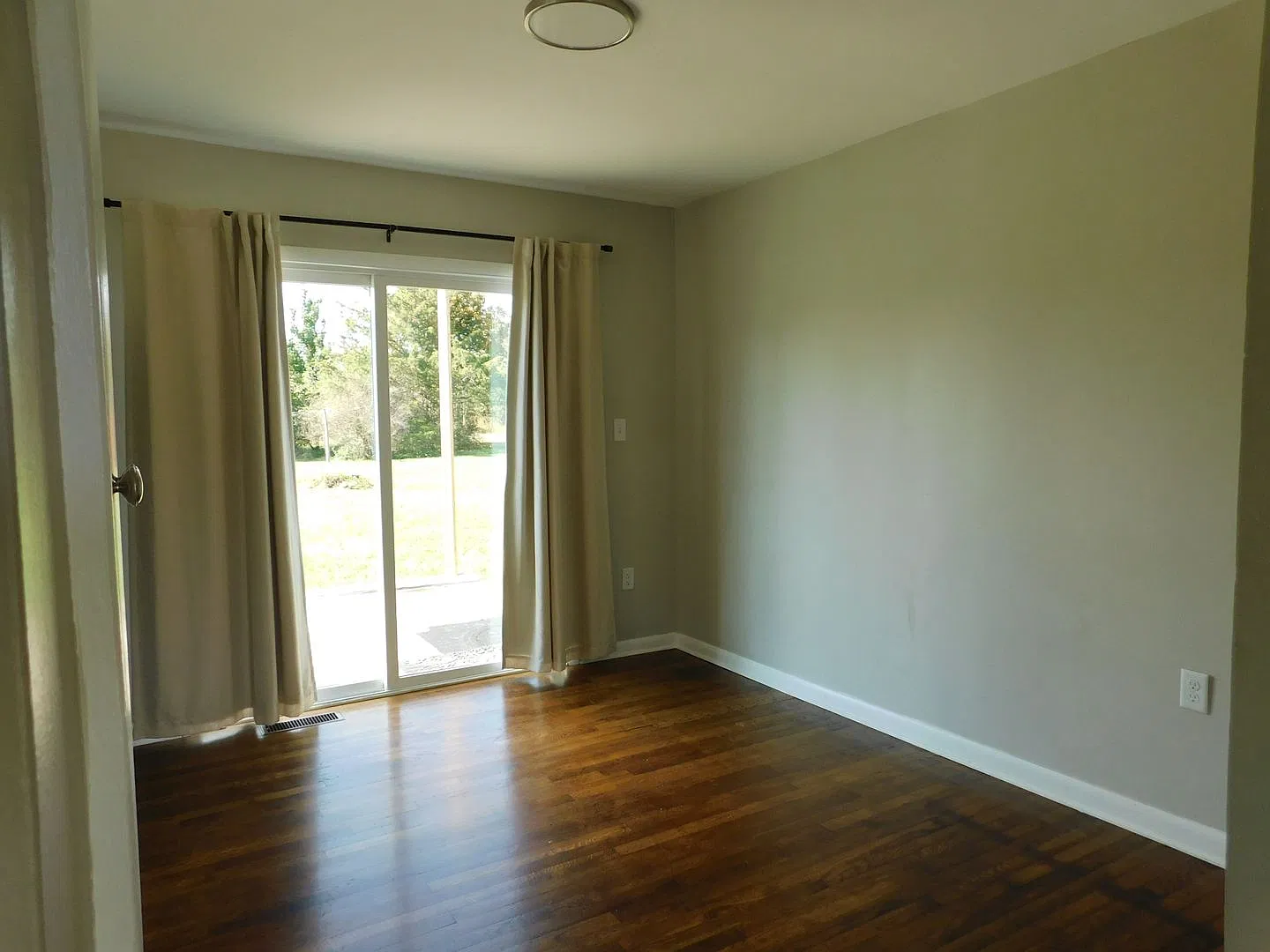 Renovated with lots of extras! — Photo 3