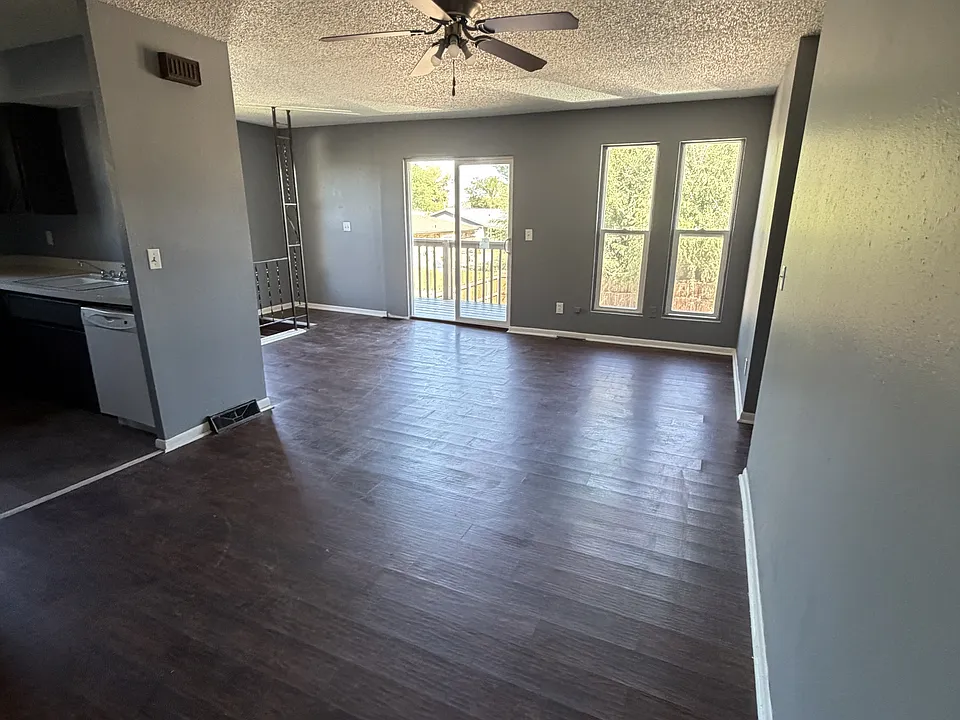 2615 Mill St #4