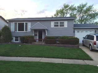 5930 Stuart Ln, Oak Forest, IL 60452