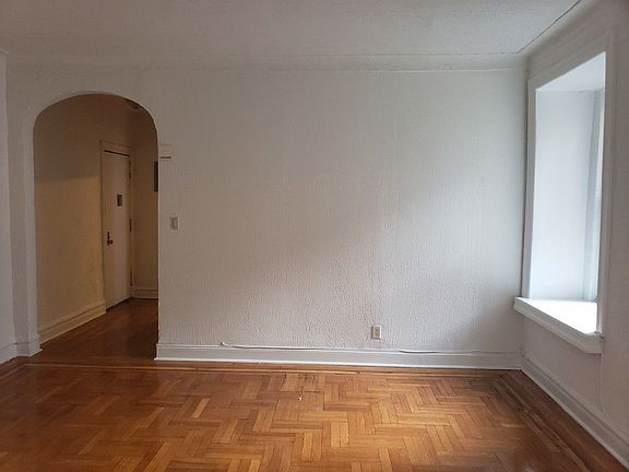 5th image of 141 E 19th St APT 2G