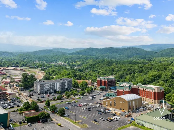 2743 Colonial Dr APT 214, Pigeon Forge, TN 37863