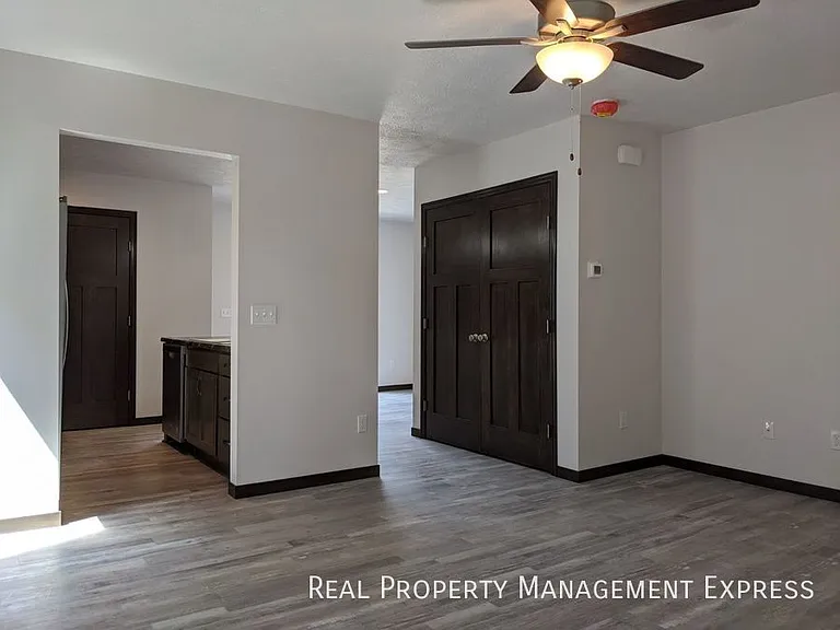 2232 S Ronsiek Ave — Photo 5