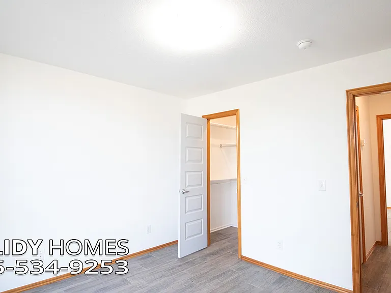 5004 SE 52nd St — Photo 30