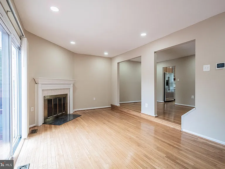 5844 Banning Pl — Photo 23