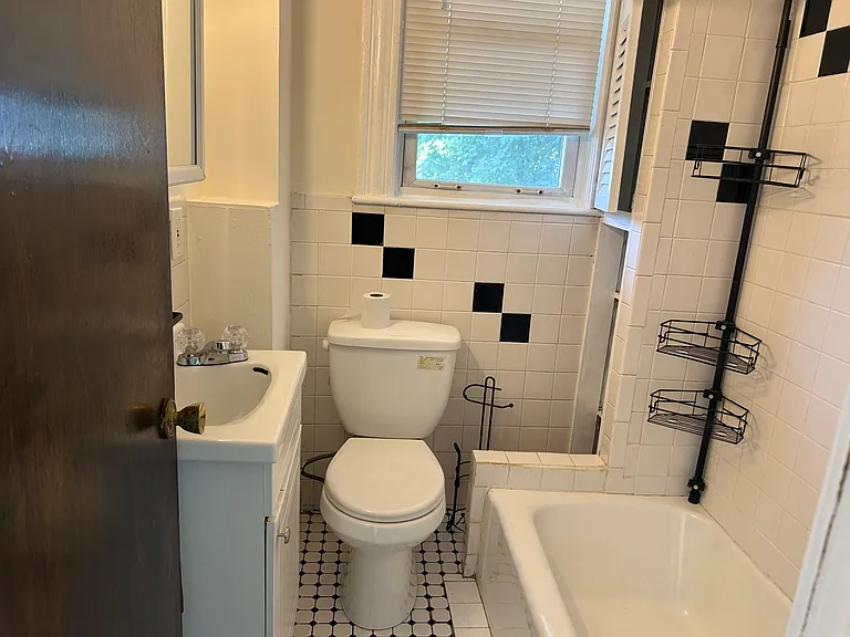 18 Reed Ave #1 — Photo 7