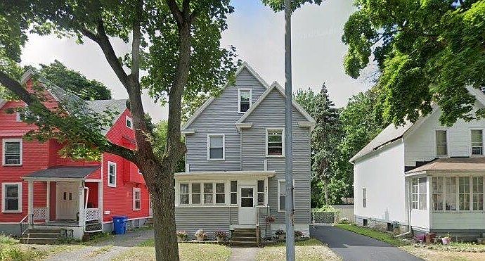 1st image of 487 Parsells Ave