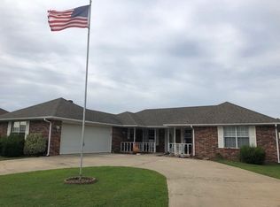 2805 Carriage Hill Dr, Paragould, AR 72450