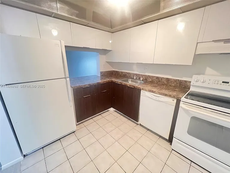 7820 Colony Cir S #301 — Photo 8