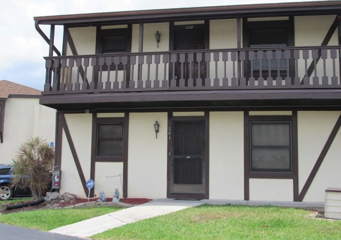 2 Bedroom 2 Bath Condo in Forest Village — Photo 1