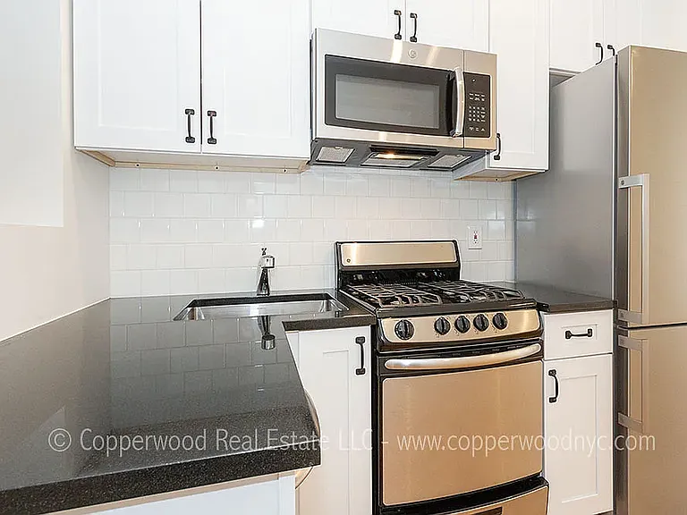 121 E 82nd St #16 — Photo 4